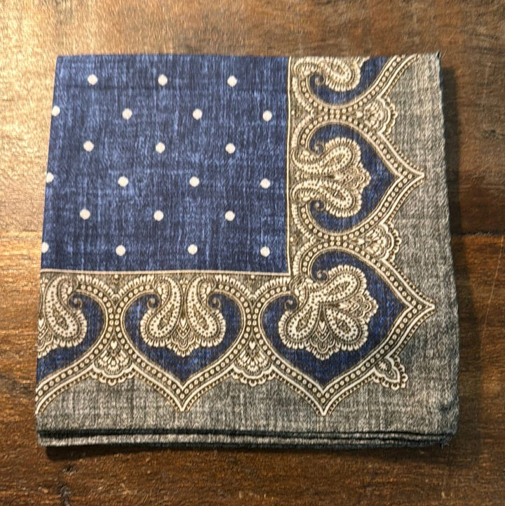 Pocket square charmeklud, blå mønstret, bomuld