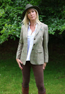 Carola blazer dame, ren silke, grøn med orange/grøn/dueblå overtern, farve 134