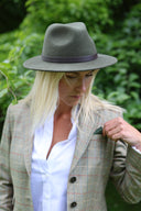 Carola blazer dame, ren silke, grøn med orange/grøn/dueblå overtern, farve 134