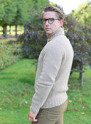 Oban Roll Neck rullekravesweater, Sandstorm lys camel, Geelong lammeuld