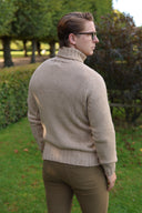Oban Roll Neck rullekravesweater, Sandstorm lys camel, Geelong lammeuld