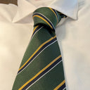 Slips, grønt med regiment striber, silke