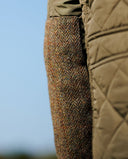 Gabby quiltet jakke med Harris Tweed detaljer, olivengrøn