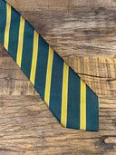 Slips, grøn med guld regiment striber, uld