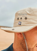 Genoa maritim solhat med skygge, beige