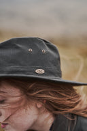 Caledonia Waxed Oilskin Hat, olivengrøn