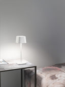 Ofelia batteridrevet bordlampe